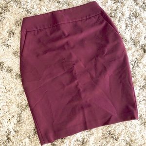 High waisted pencil skirt. Perfect fall color!